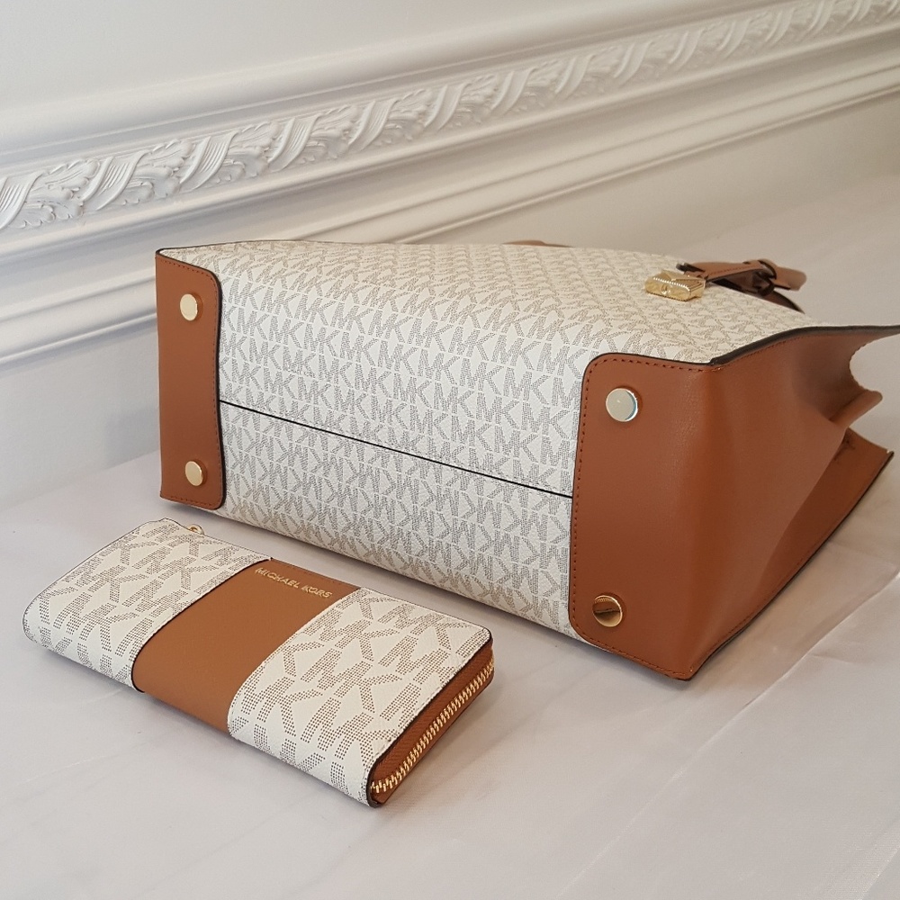 NWT Michael Kors Mercer & Wallet - Picture 3 of 8